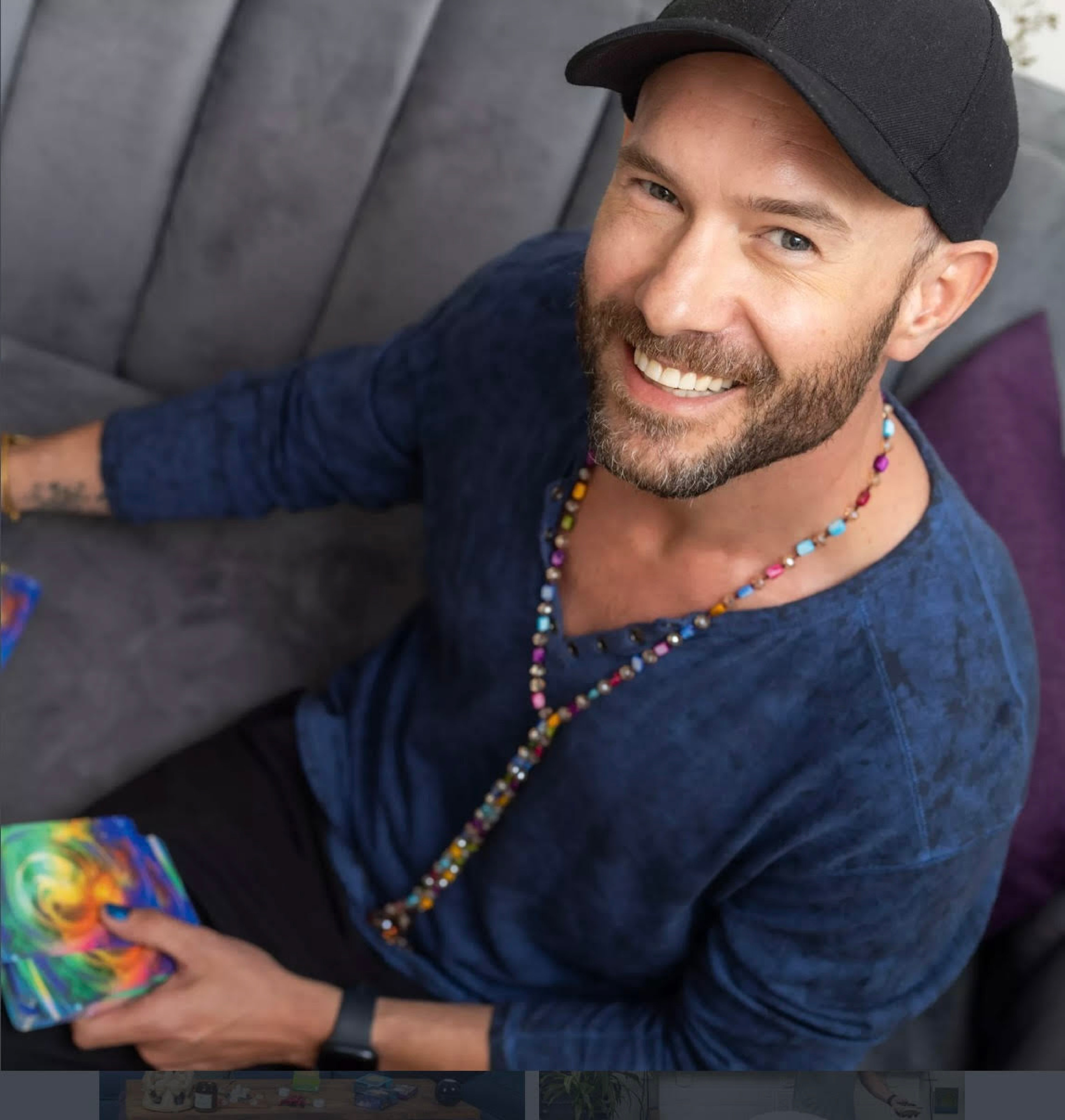 Machiel Bornman with oracle cards